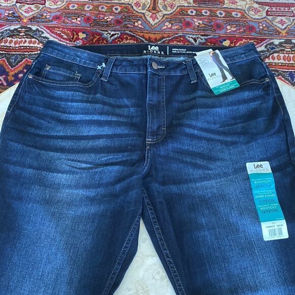 NWT Lee Riders Mid Rise Bootcut Jeans - Picture 4 of 14